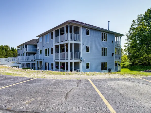 30 Mulligan Ln #8, Wasaga Beach, ON L9Z 1C4