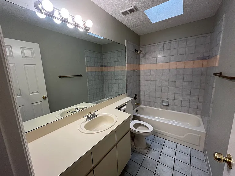 3801 Donna Lynn Ln — Photo 20