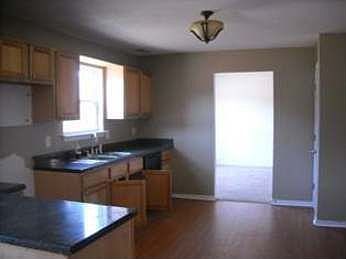 3rd image of 718 Walton Dr