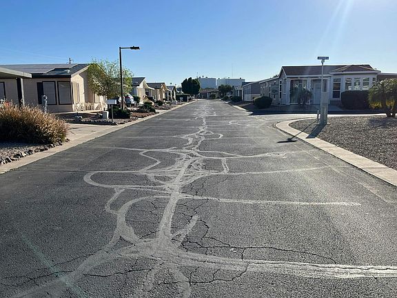 4th image of 948 E Eagle Dr