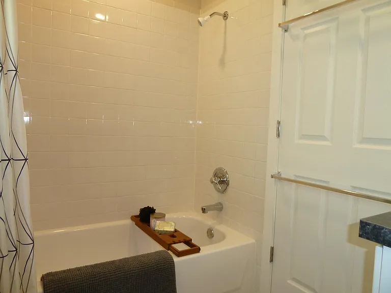 2303 Devonshire Dr — Photo 19