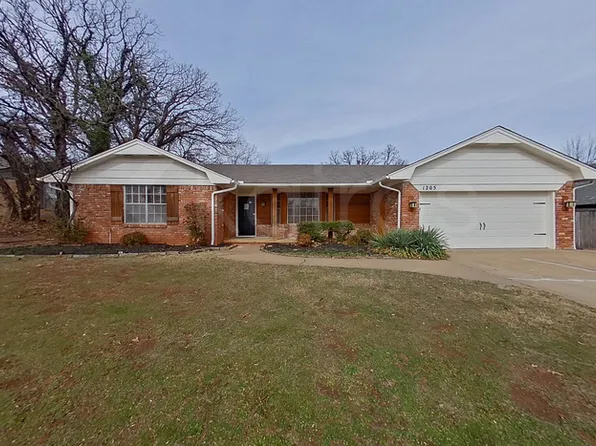 1205 Mockingbird Ln, Edmond, OK 73034