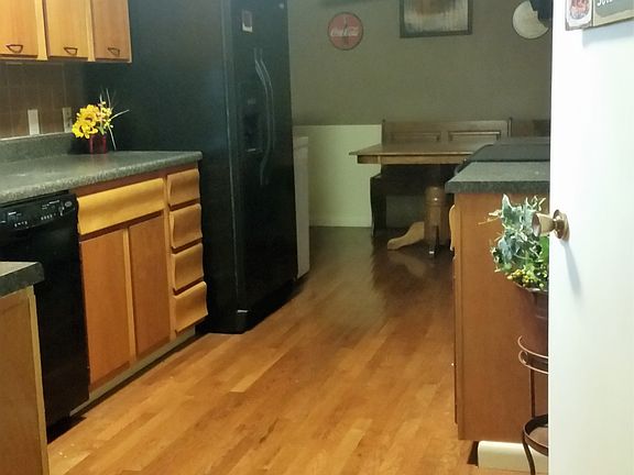 5th image of 125 Crescent Dr