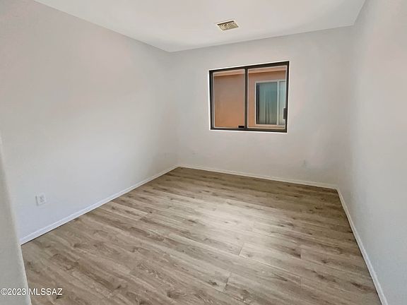 5th image of 6618 S Avenida Del Arrabal