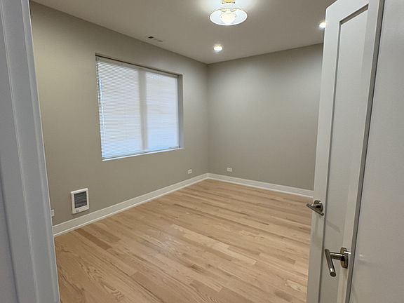 2nd image of 6455 S Saint Lawrence Ave #2