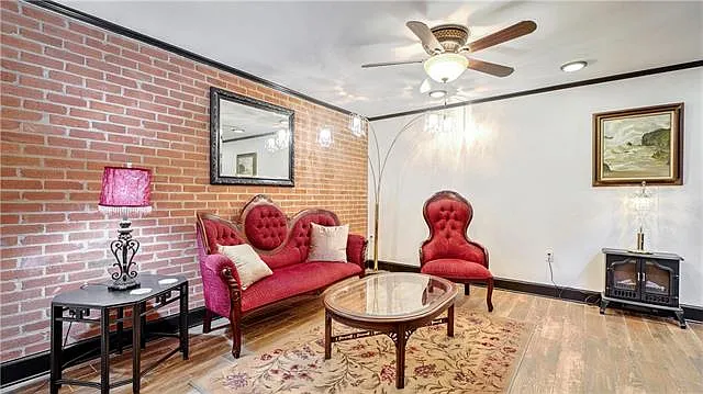 Building Photo - 922 Chartres St #C