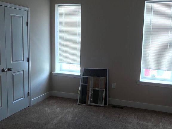 5th image of 2738 Oakford St