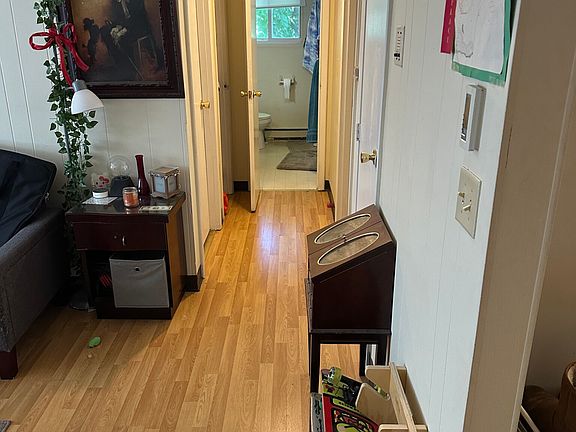 5th image of 9 Beacon St APT 1