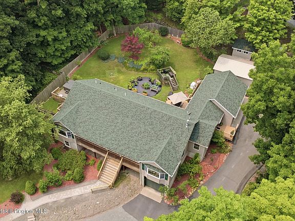 2nd image of 414 Red Hill Road