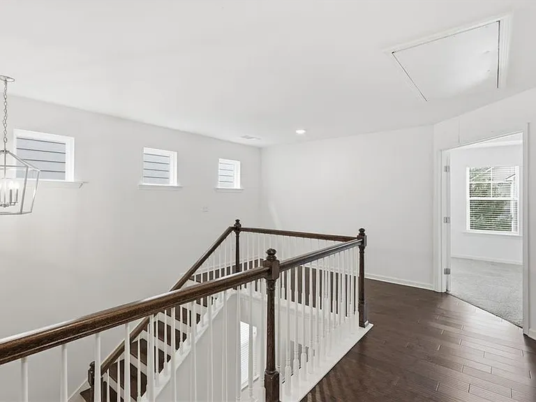 586 Morrow Ln SW — Photo 14