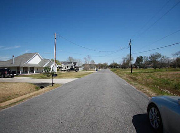 5th image of 130 S Bayou Estates Dr