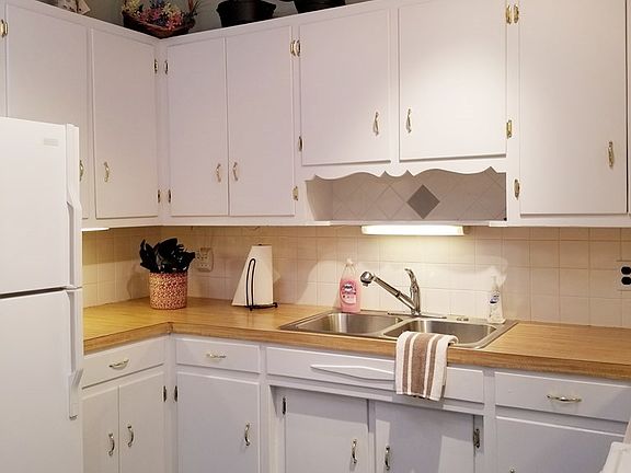 3rd image of 112 Park Ave