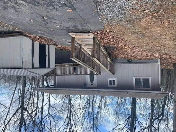 322 Possum Hollow Trl, Gerrardstown, WV 25420