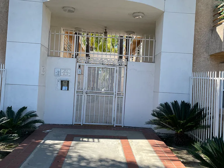 9575 Laurel Canyon Blvd #9 — Photo 3
