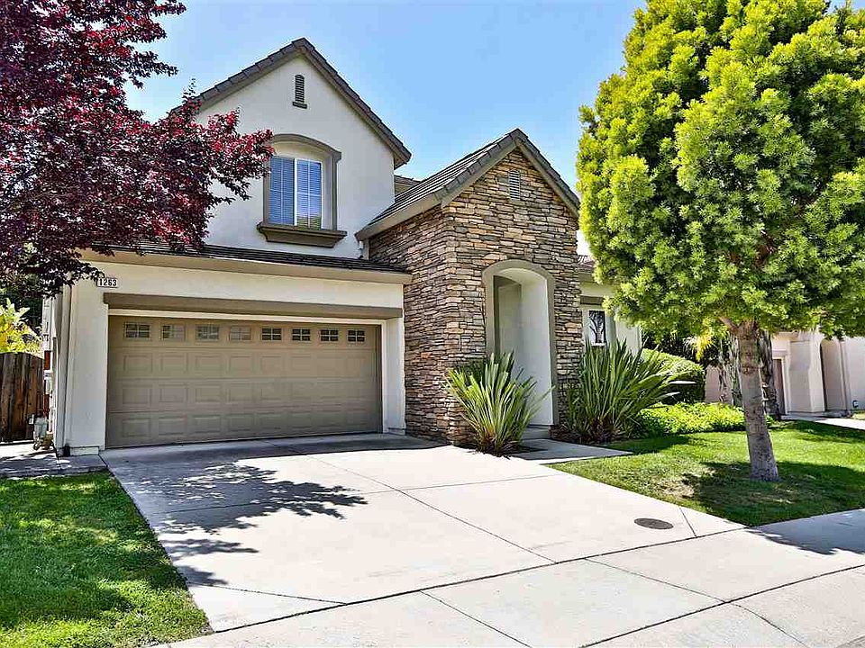 2nd image of 1263 Oak Knoll Dr