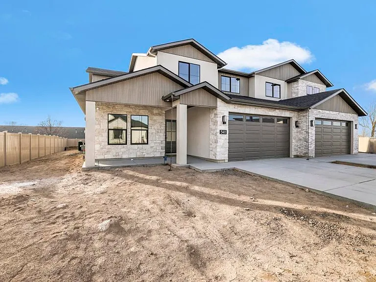 541 Canyon Falls Dr — Photo 4