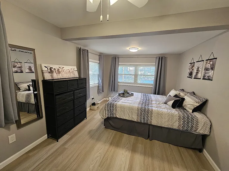 129 Westbury Dr — Photo 14