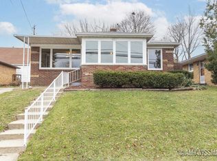 1017 4th St NW, Grand Rapids, MI 49504