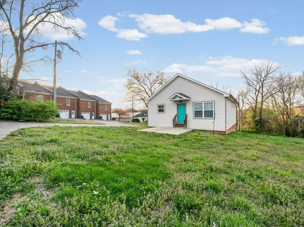 135 Bogard Ln, Clarksville, TN 37040