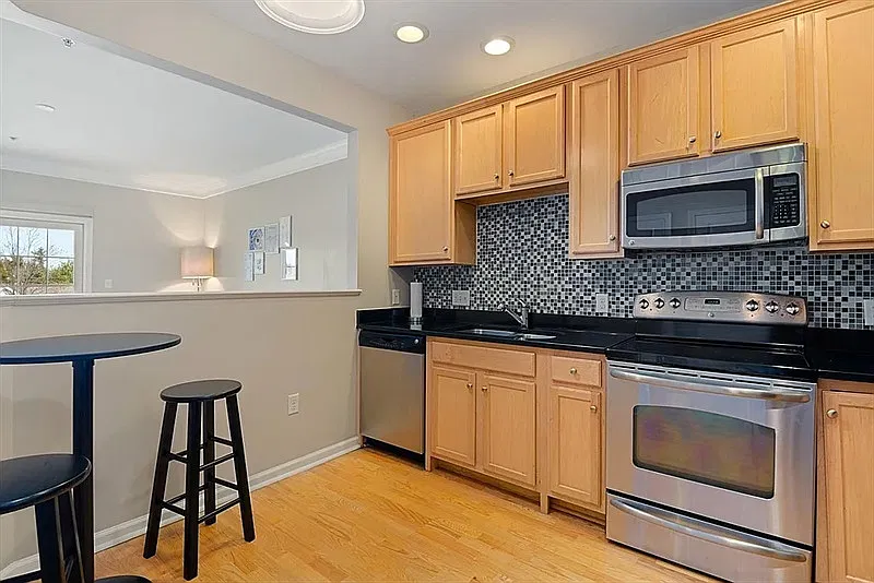 1 bed, 1.0 bath, 960 sqft, $1,850 — Photo 3