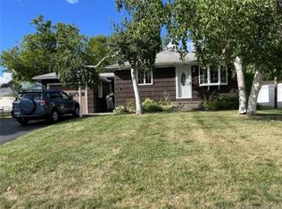 15 Crestwood Dr, Meriden, CT 06450