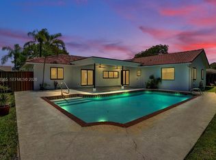 8775 SW 1st Pl, Pompano Beach, FL 33071
