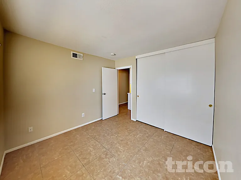 5532 Spencer St — Photo 12