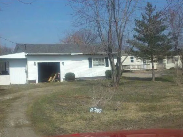 8388 Bryce Rd, Avoca, MI 48006