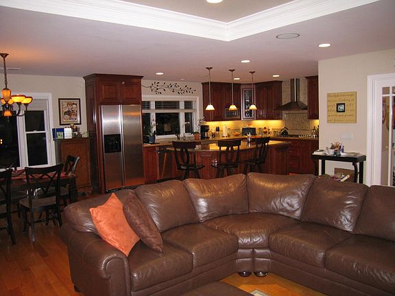4th image of 155 Bland Ave