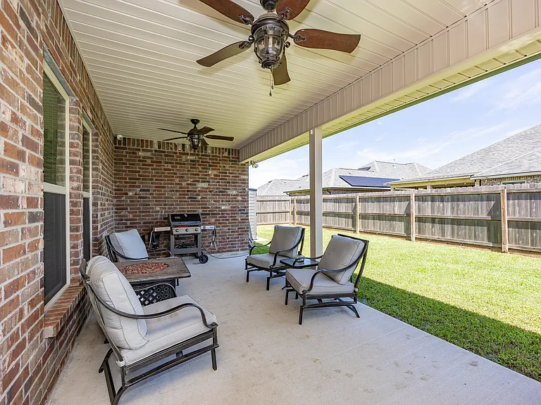 812 Beaumont Dr — Photo 12