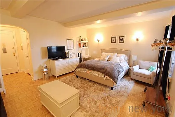 Rented by New York is Home | media 16