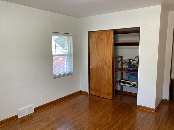 5th image of 308 Hamlin St