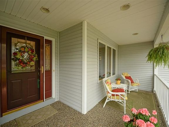 3rd image of 3760 Turnberry Dr