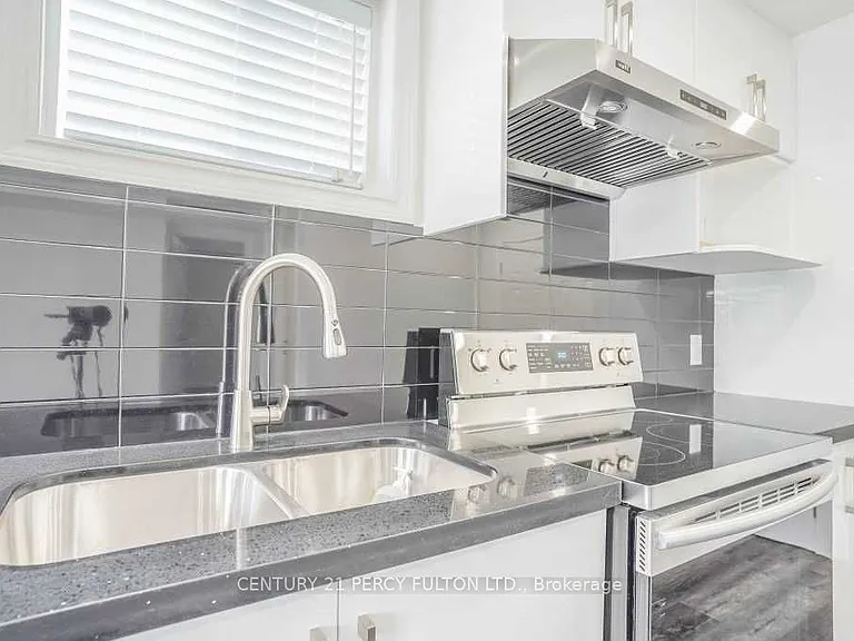 1040 Foxtail Cres #BASEMENT — Photo 9