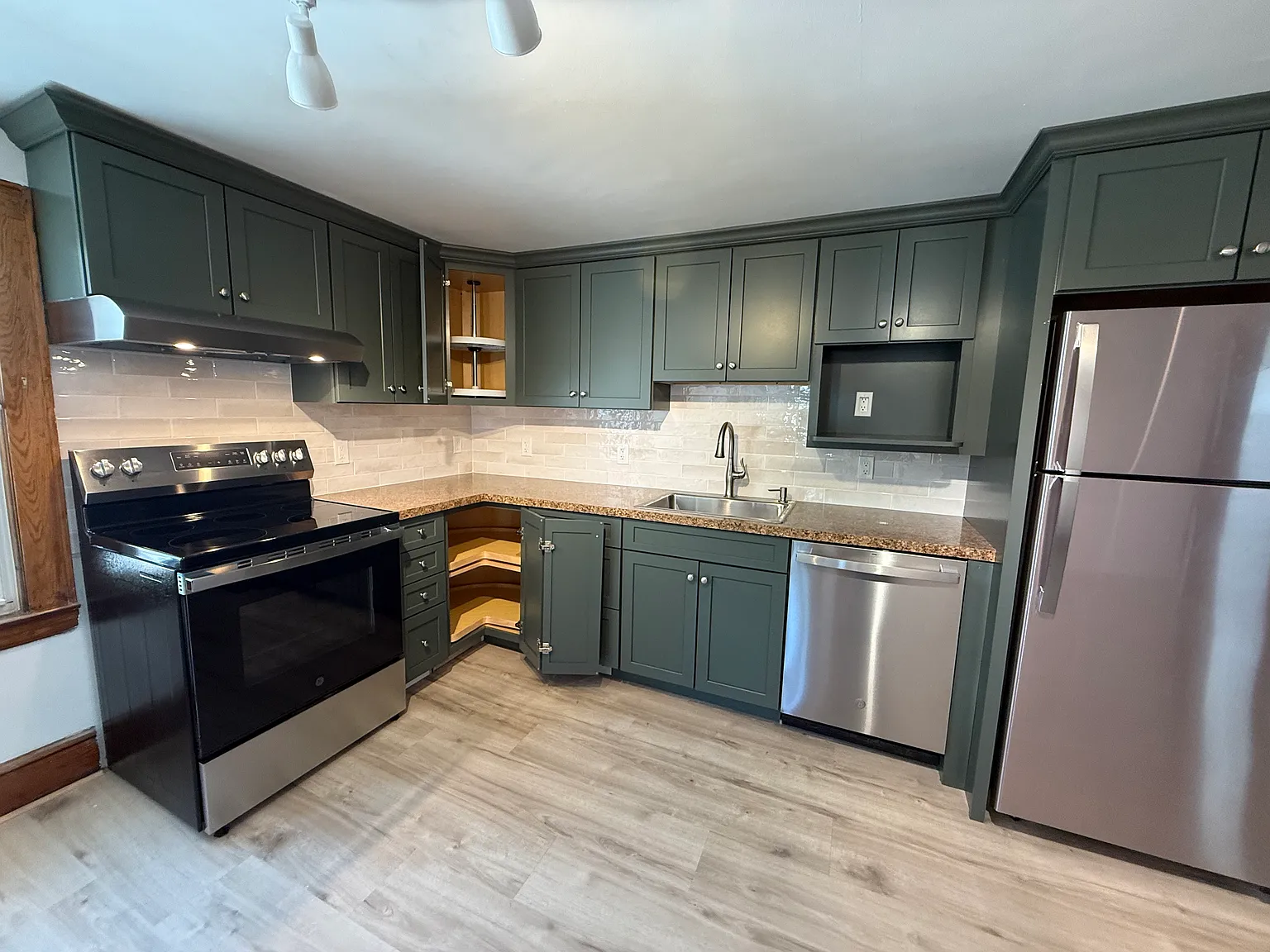2 bed, 750 sqft, $1,800 — Photo 2