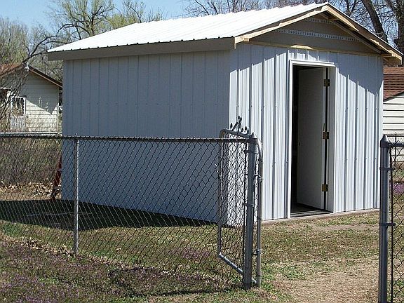 10.5 X12 storage building