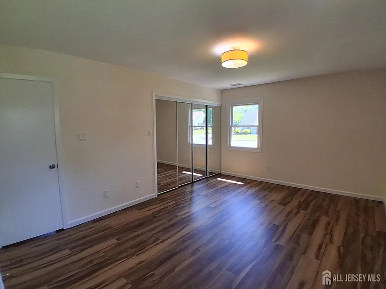 6 Flower Rd — Photo 20