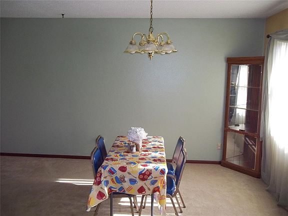 5th image of 1245 Lincoln Ave