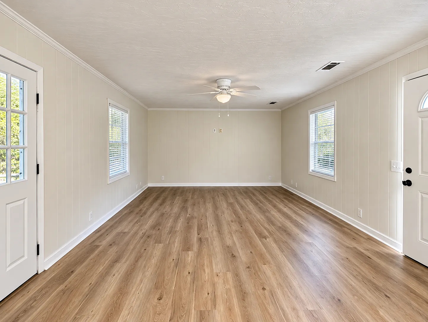 3 bed, 1421 sqft, $1,595 — Photo 2