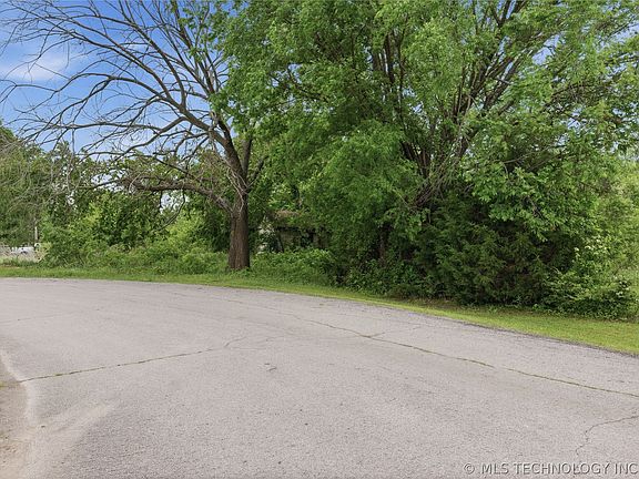 3rd image of 27204 E 742nd Rd