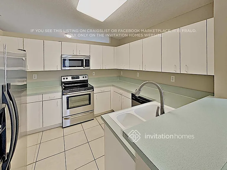 444 SW 205th Ave — Photo 6
