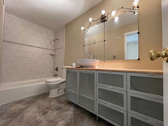 4th image of 5501 Rosebriar Way APT B209