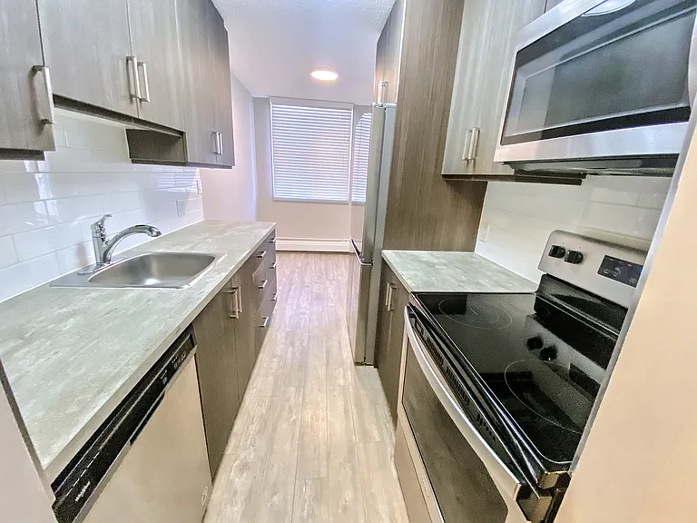 824 13th Ave SW — Photo 25