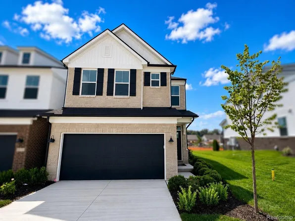 5597 Corgi Dr, Ann Arbor, MI 48108