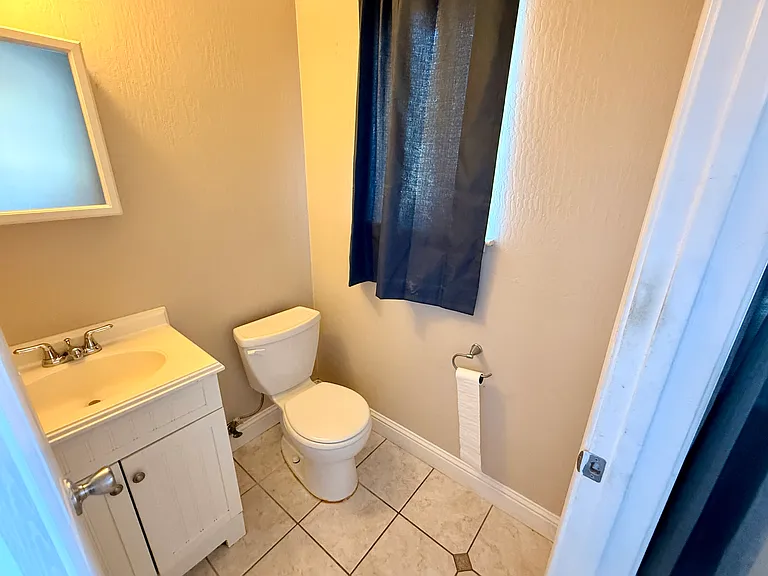 2110 Fraser Ave — Photo 8