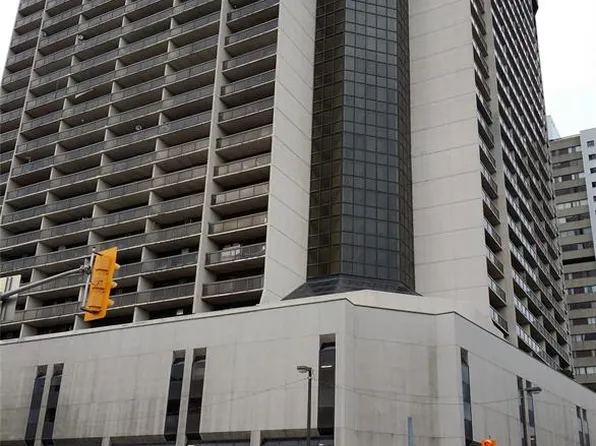 150 Park St W #3005, Windsor, ON N9A 7A2