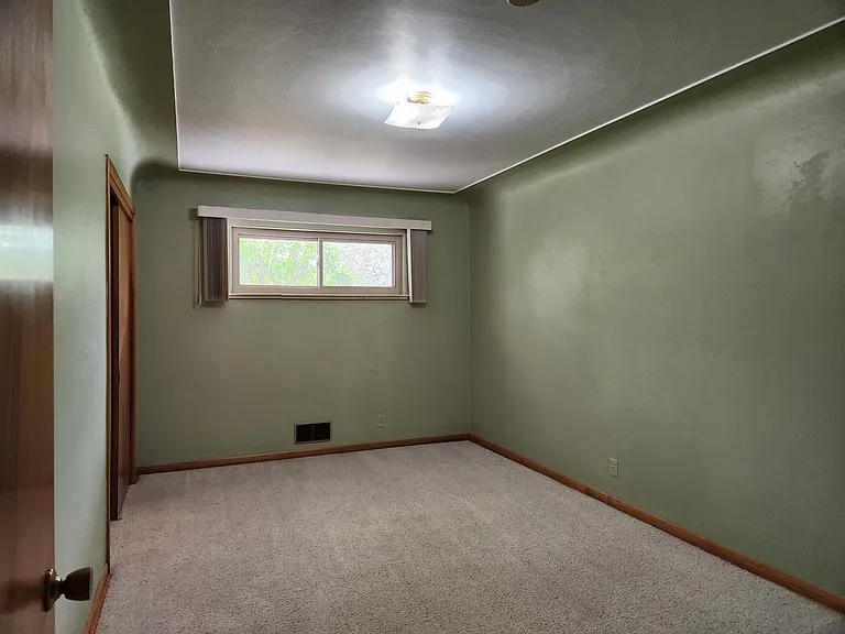 1326 Fremont Ct — Photo 13