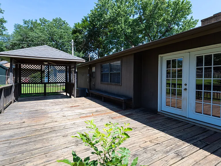 721 W Lakeshore Dr — Photo 28
