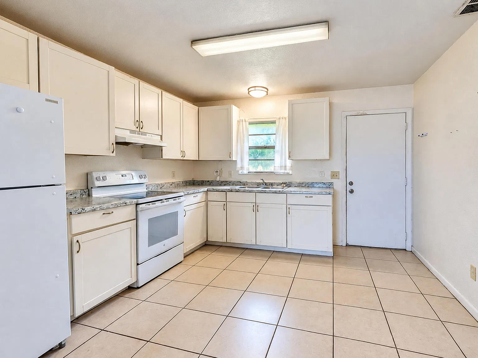 2 bed, 1.0 bath, 1508 sqft, $1,500 — Photo 4