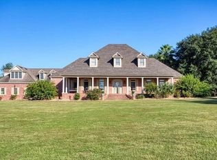 5378 Val Del Rd, Hahira, GA 31632